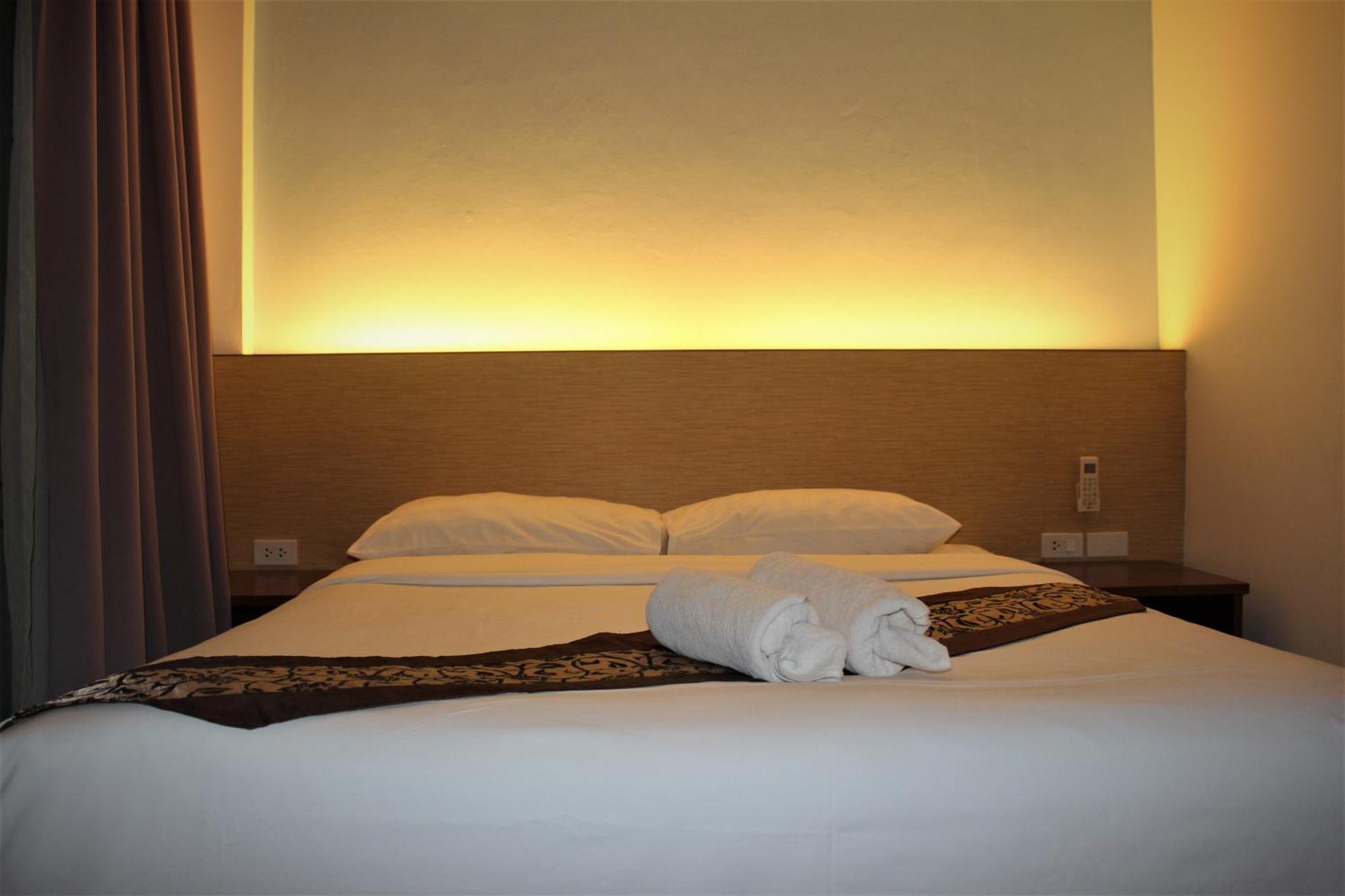 Freedom Kata Hotel Bagian luar foto