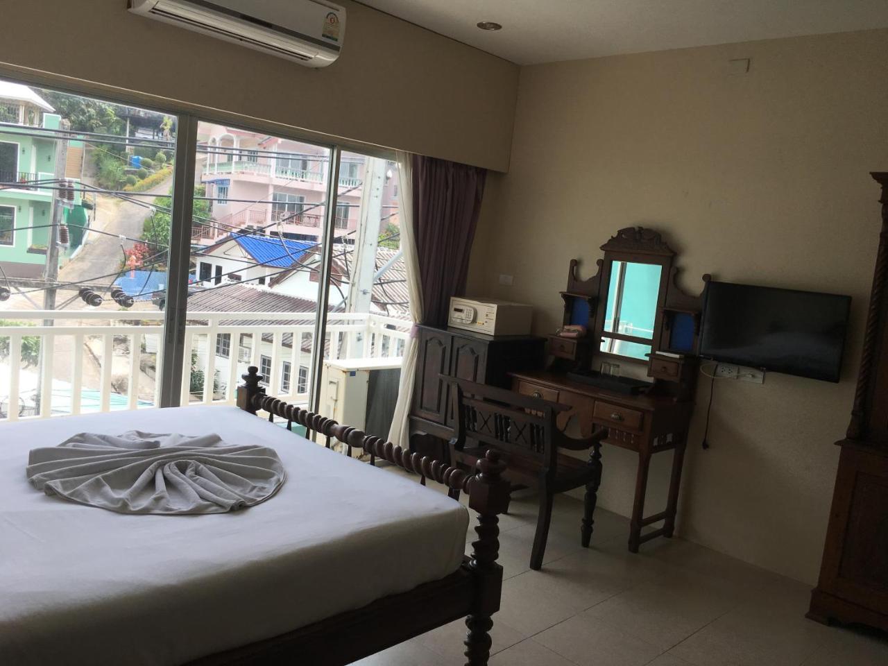 Freedom Kata Hotel Bagian luar foto