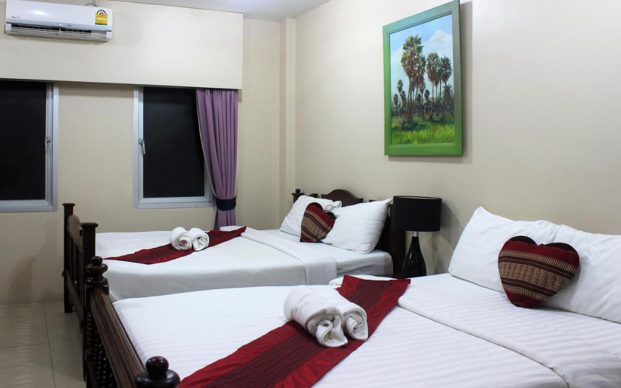 Freedom Kata Hotel Bagian luar foto