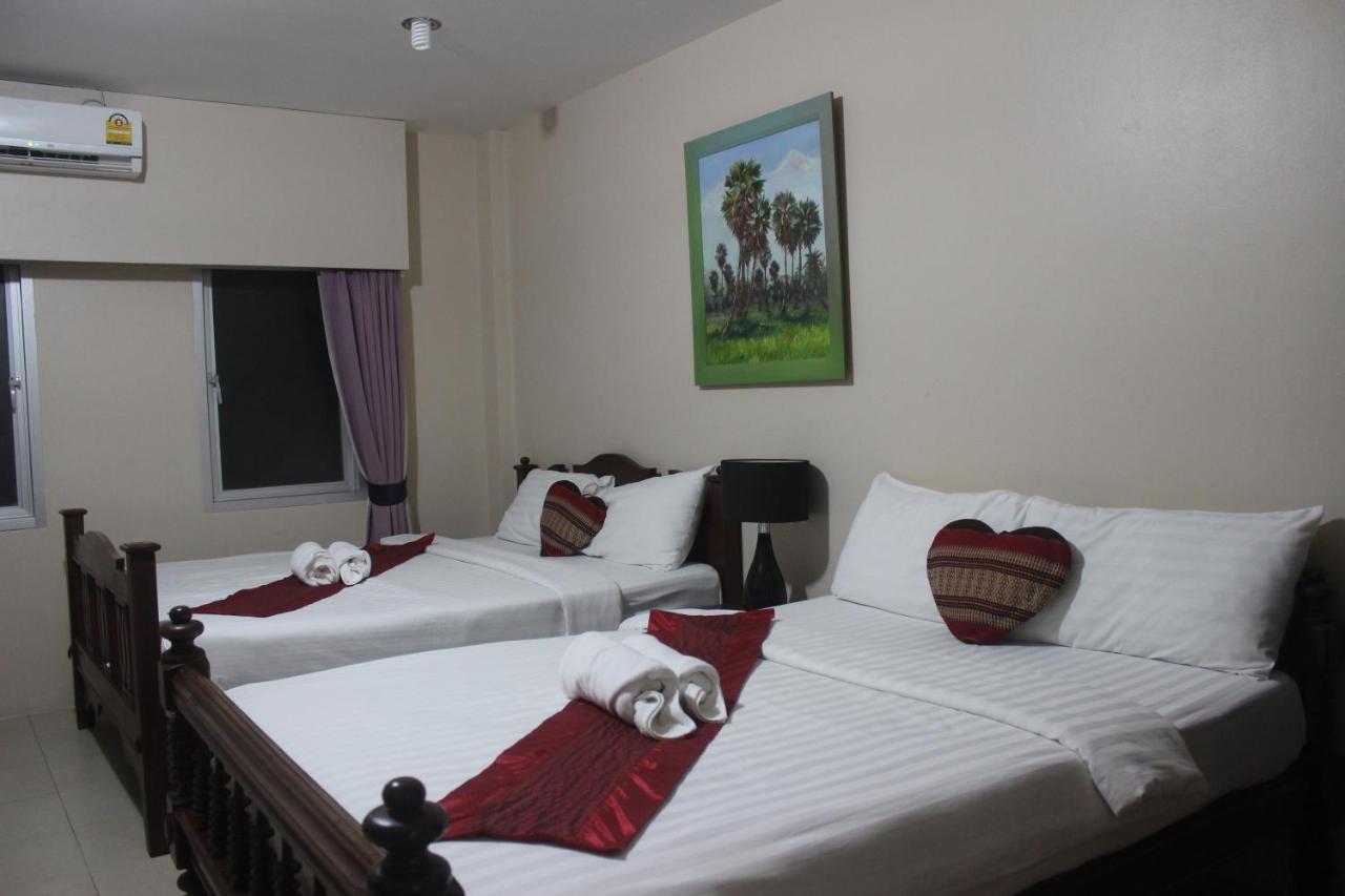 Freedom Kata Hotel Bagian luar foto