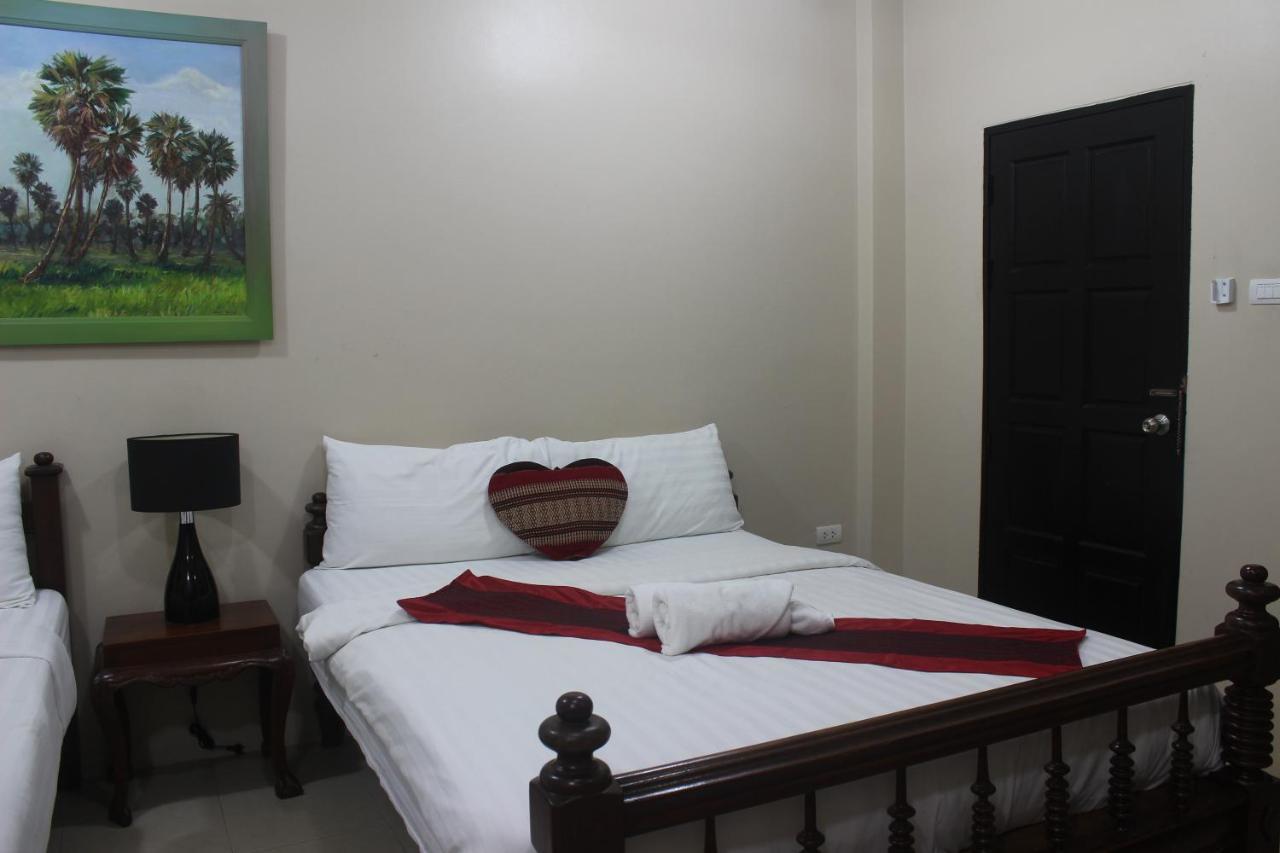 Freedom Kata Hotel Bagian luar foto