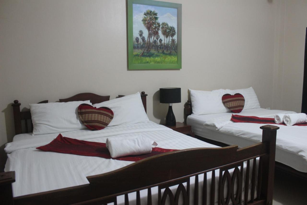 Freedom Kata Hotel Bagian luar foto