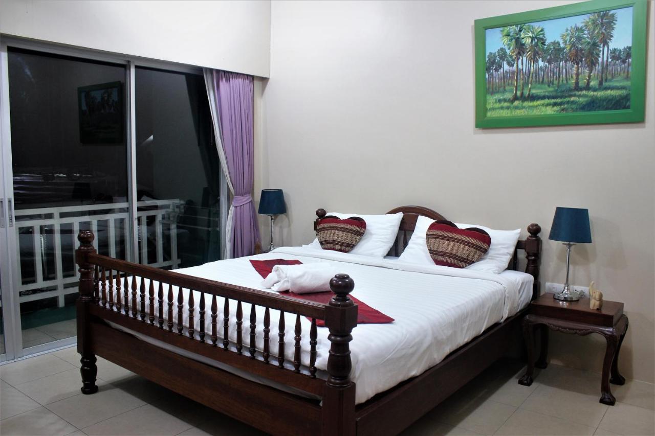 Freedom Kata Hotel Bagian luar foto