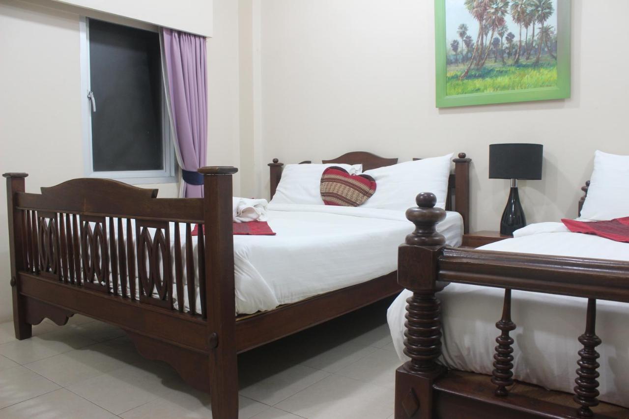 Freedom Kata Hotel Bagian luar foto