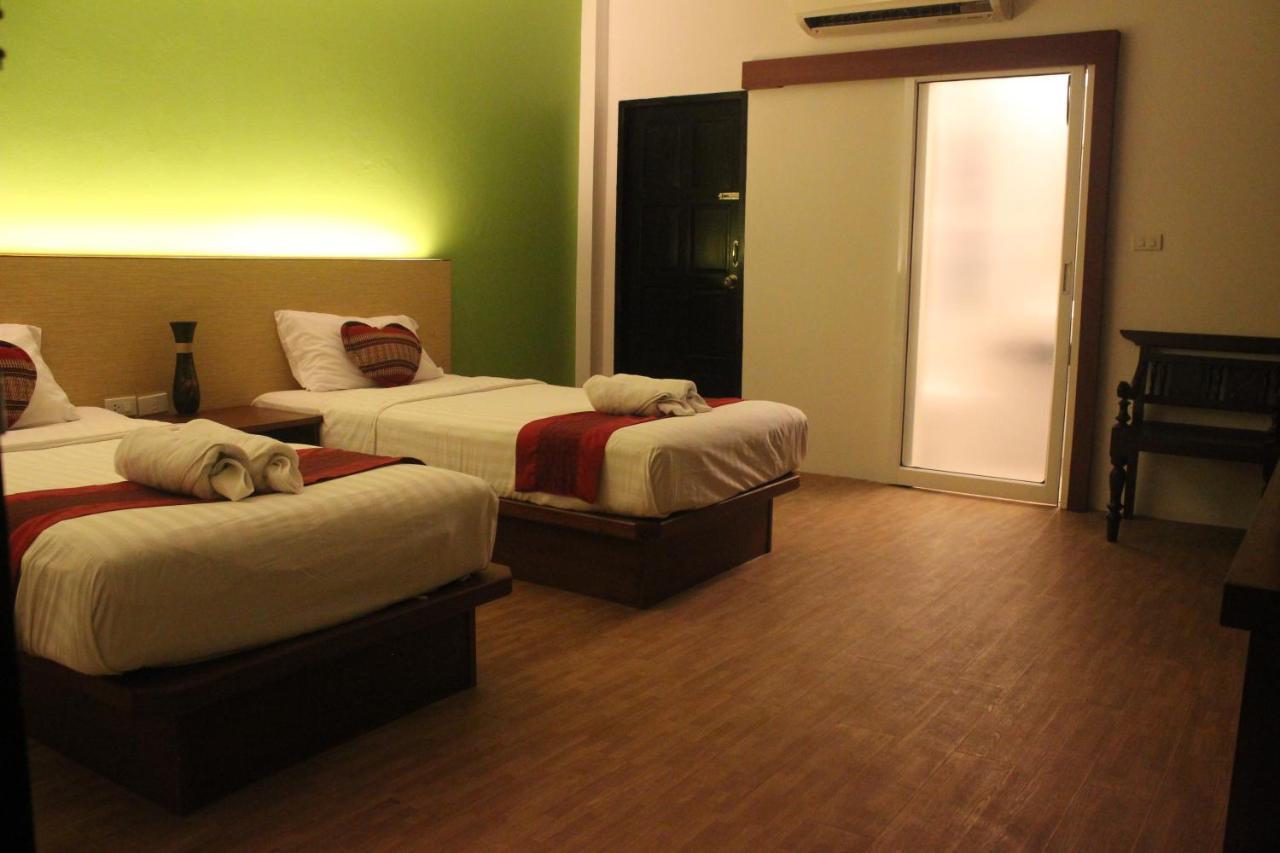 Freedom Kata Hotel Bagian luar foto